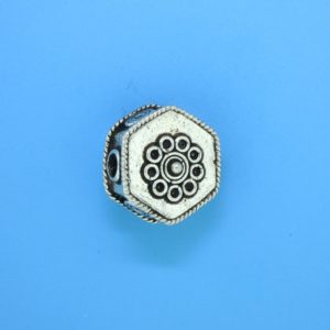 15071 - Bali Silver Bead 15x15x7mm 15071 - Bali Silver Bead 15x15x7mm