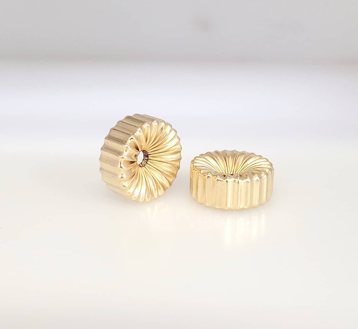 17x7mm Gold Filled Corrugated Flat Rondelle 17x7mm Gold Filled Corrugated Flat Rondelle