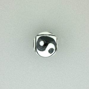 9077 - 11mm Round Ying Yang Porcelain Bead 9077 - 11mm Round Ying Yang Porcelain Bead