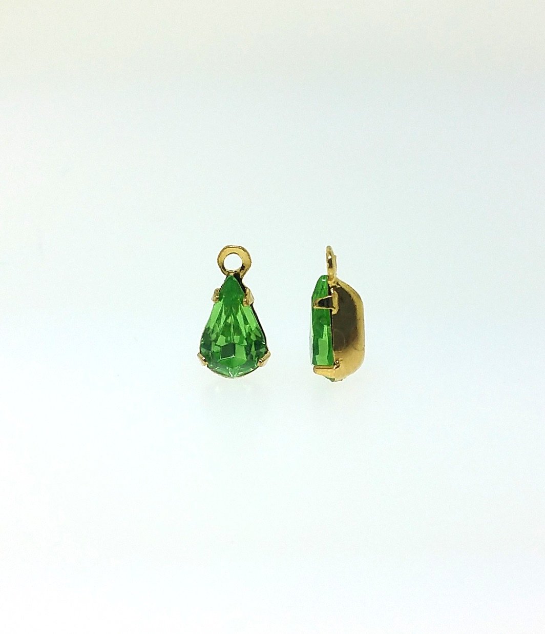 37217 - Swarovski Pear Shaped Single Stone Setting - Peridot 37217 - Swarovski Pear Shaped Single Stone Setting - Peridot