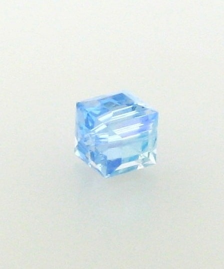 5601 - 8mm Swarovski Cube Crystal - Aquamarine AB 5601 - 8mm Swarovski Cube Crystal - Aquamarine AB