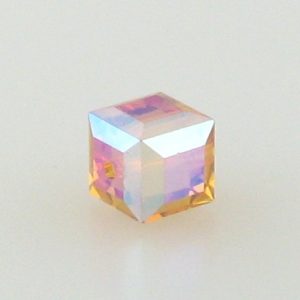 5601 - 8mm Swarovski Cube Crystal - Topaz AB 5601 - 8mm Swarovski Cube Crystal - Topaz AB