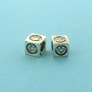 1313 - 5.5mm Sterling Silver Symbol/Character - Smiley Face 1313 - 5.5mm Sterling Silver Symbol/Character - Smiley Face